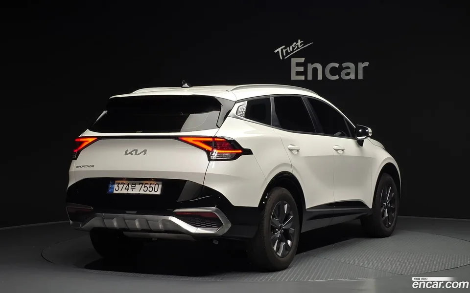 Kia Sportage 1.6 2WD 2023 — миниатюра 2