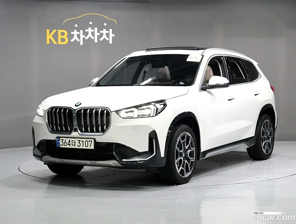 BMW X1 xDrive 20i xLine 2024 — фото 1, купить с доставкой в Москву