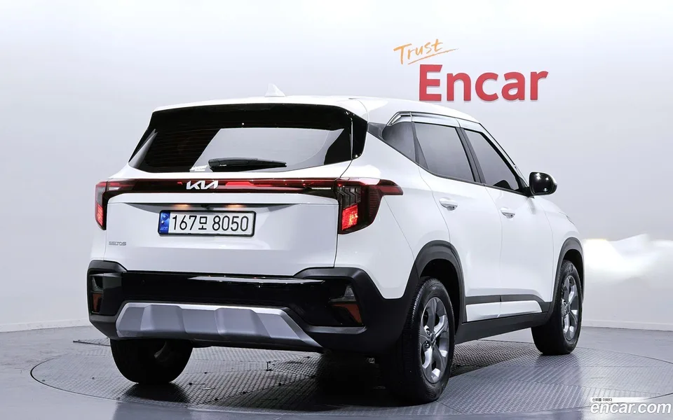 Kia Seltos 2.0 2WD 2023 — миниатюра 2
