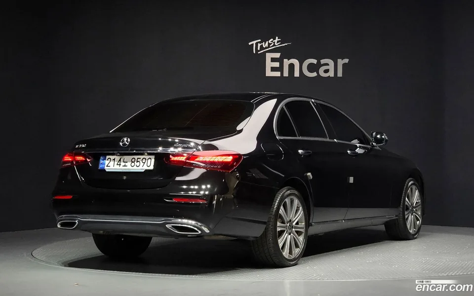 Mercedes-Benz E-Class E350 4MATIC 2023 — миниатюра 2