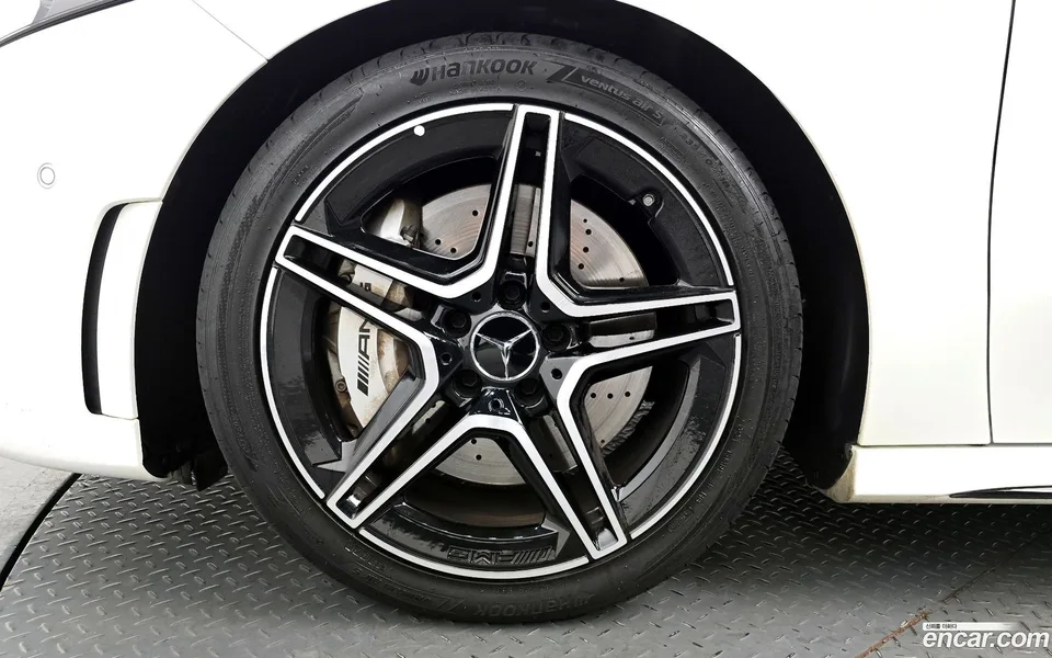 Mercedes-Benz A-Class AMG A35 4MATIC 2022 — миниатюра 5