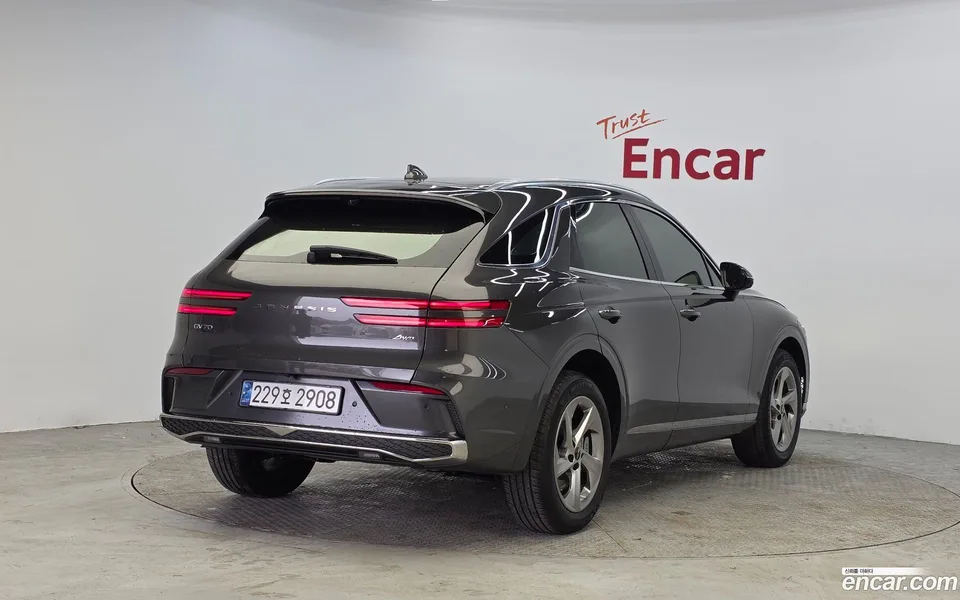 Genesis GV70 2.5T AWD 2024 — миниатюра 2