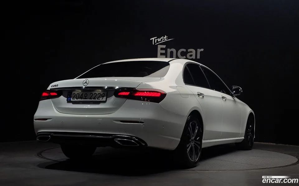 Mercedes-Benz E-Class E250 2022 — миниатюра 2