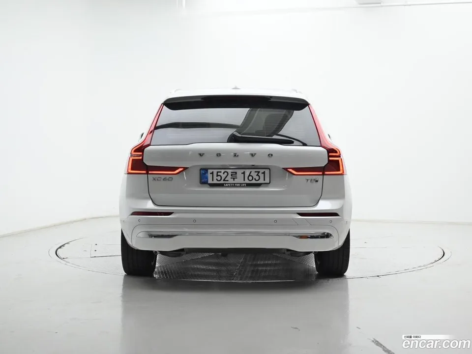 Volvo XC60 T8 2025 — миниатюра 4
