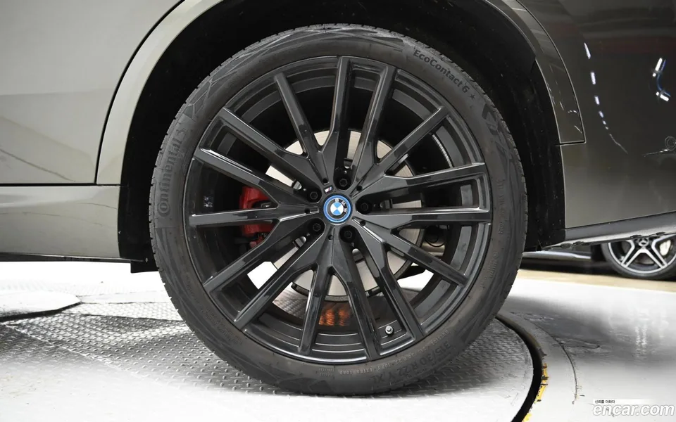 BMW X5 xDrive 50e M 2024 — миниатюра 5