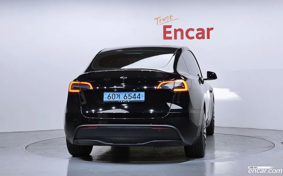 Tesla Model Y RWD 2024 — миниатюра 4