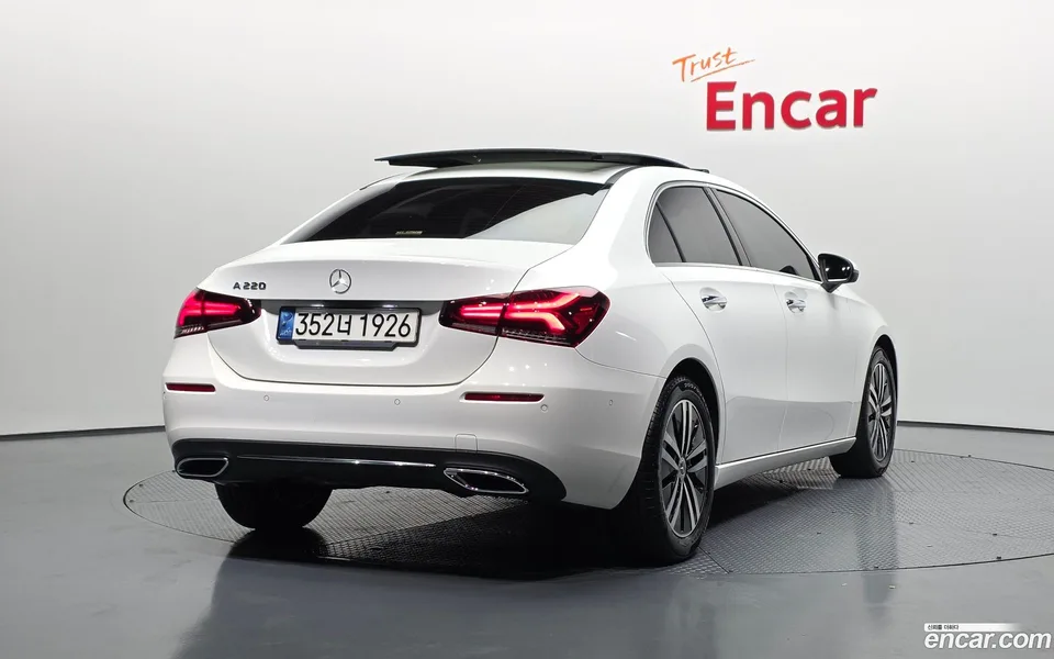 Mercedes-Benz A-Class A220 2022 — миниатюра 2