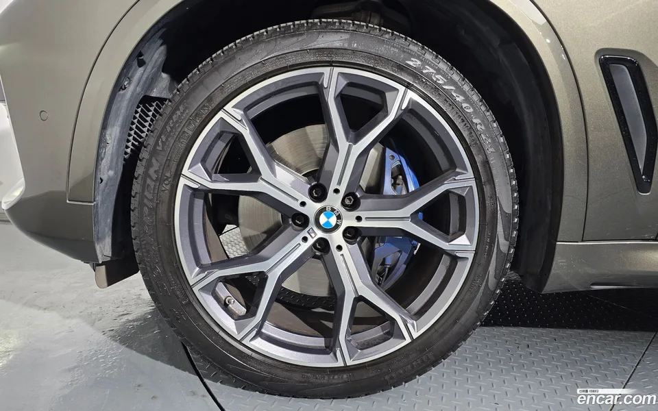 BMW X5 xDrive 40i M 2023 — миниатюра 5