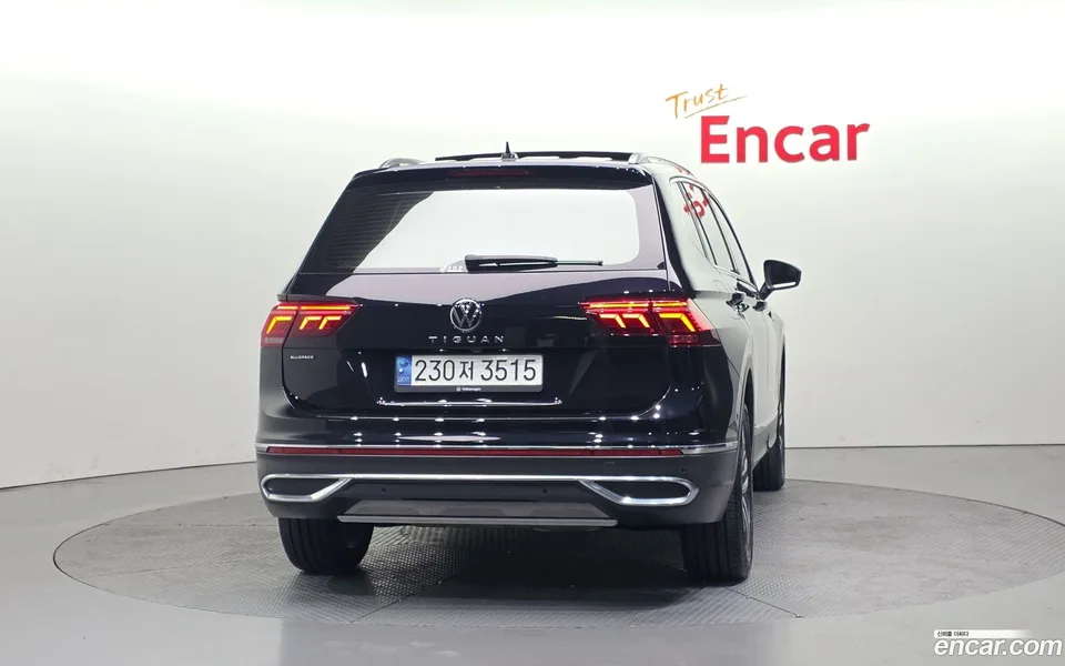Volkswagen Tiguan Allspace 2.0 TSI 2022 — миниатюра 4