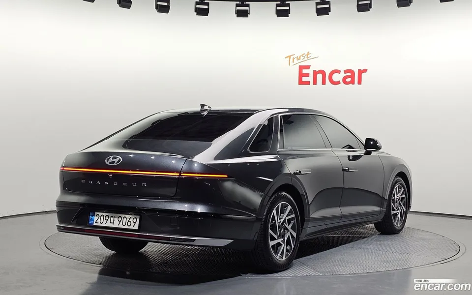 Hyundai Grandeur 2.5 2WD 2023 — миниатюра 2