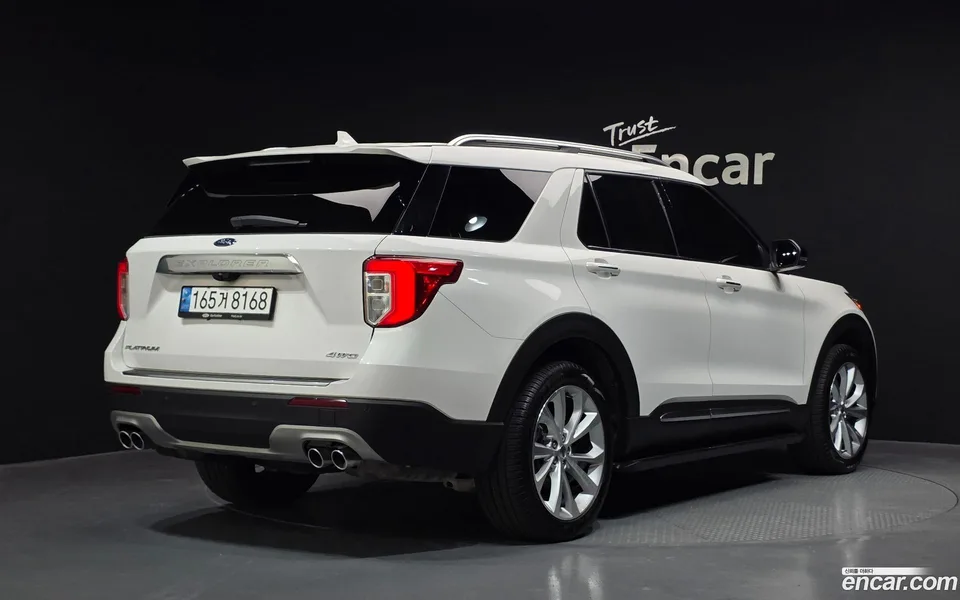 Ford Explorer 3.0 4WD 2022 — миниатюра 2