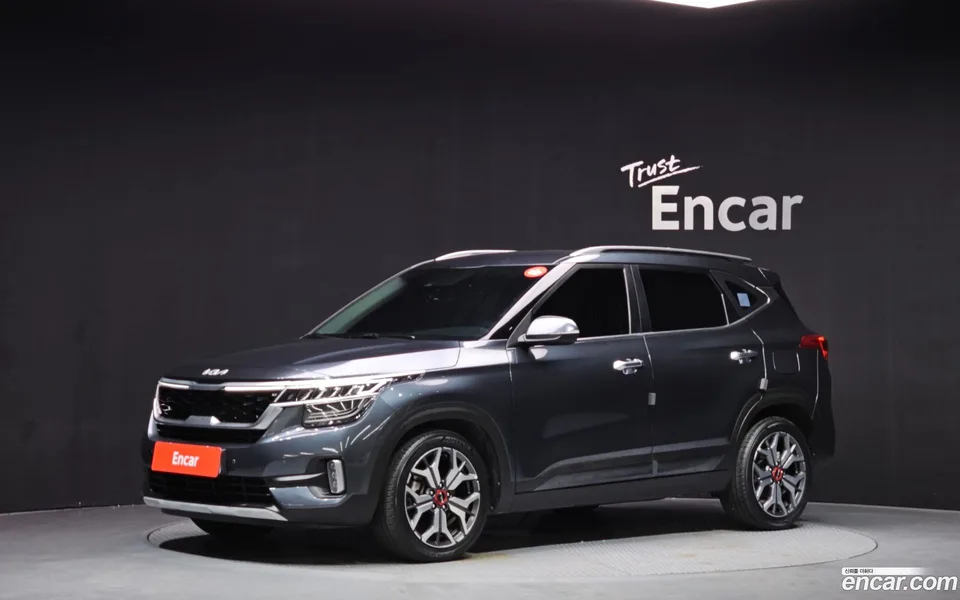 Kia Seltos 1.6 2WD 2022 — фото 1, купить с доставкой в Москву