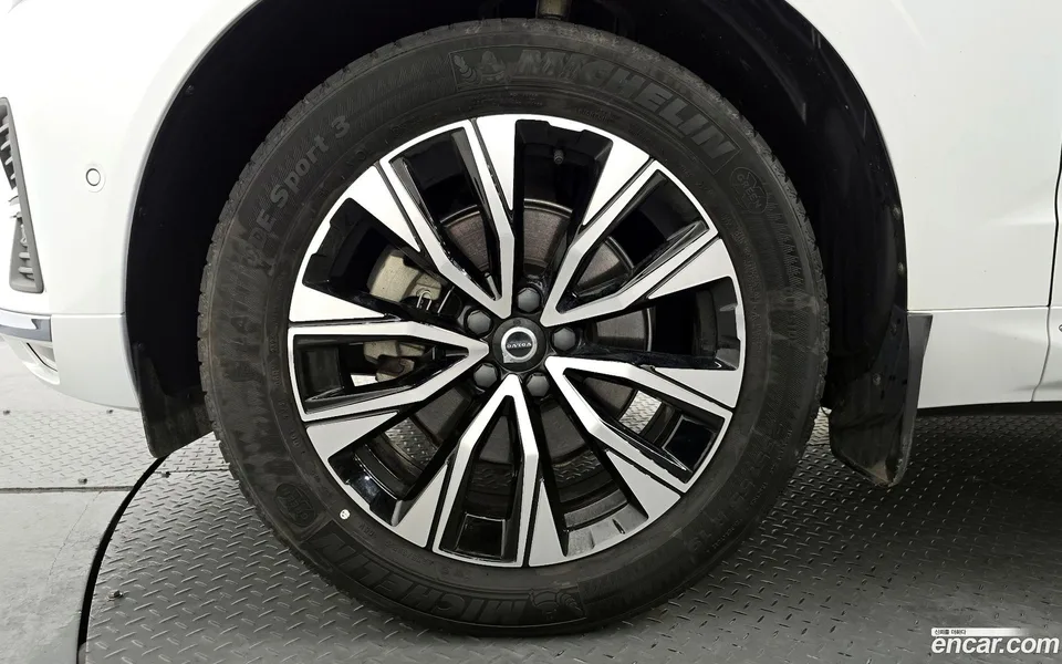 Volvo XC60 B5 2023 — миниатюра 5