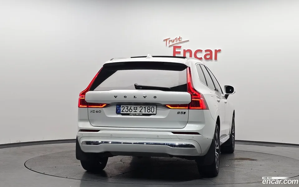 Volvo XC60 B5 2023 — миниатюра 4