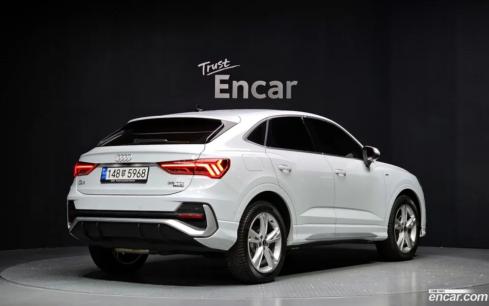Audi Q3 35 TDI 2023 — миниатюра 2
