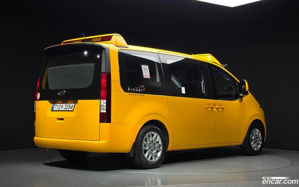 Hyundai Staria L3.5 2023 — миниатюра 2