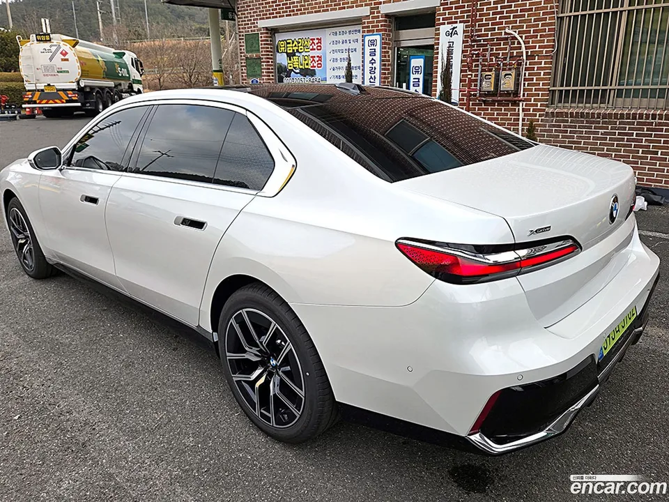 BMW 7 Series 740i xDrive M 2026 — миниатюра 4