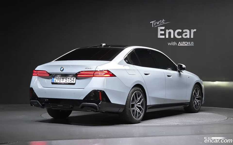 BMW 5 Series 520i M 2025 — миниатюра 2