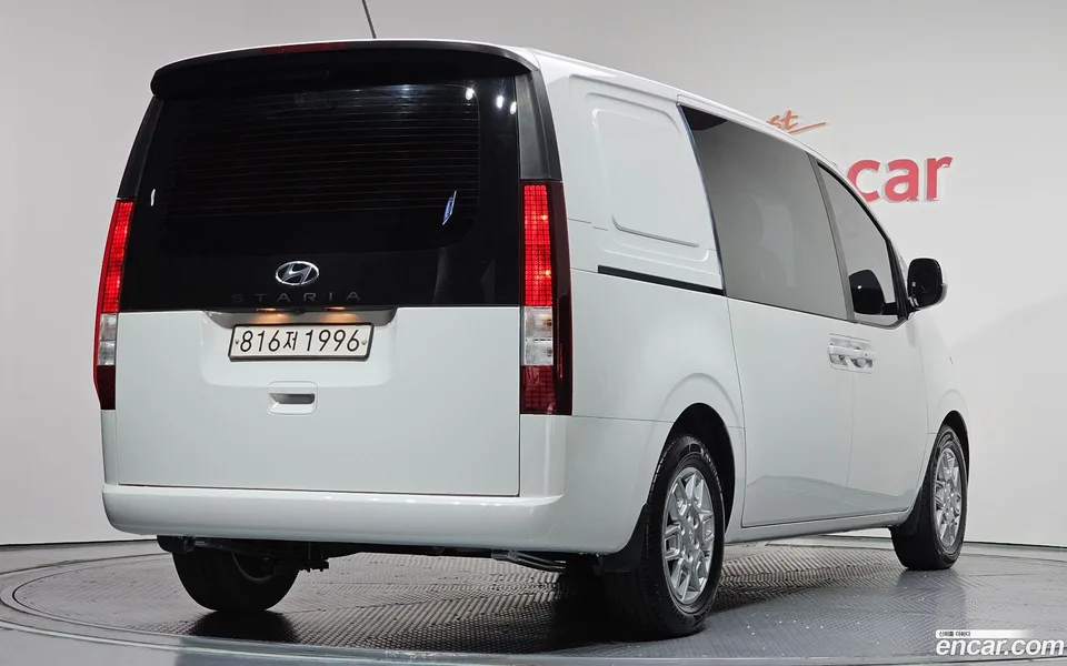 Hyundai Staria 5 2022 — миниатюра 2