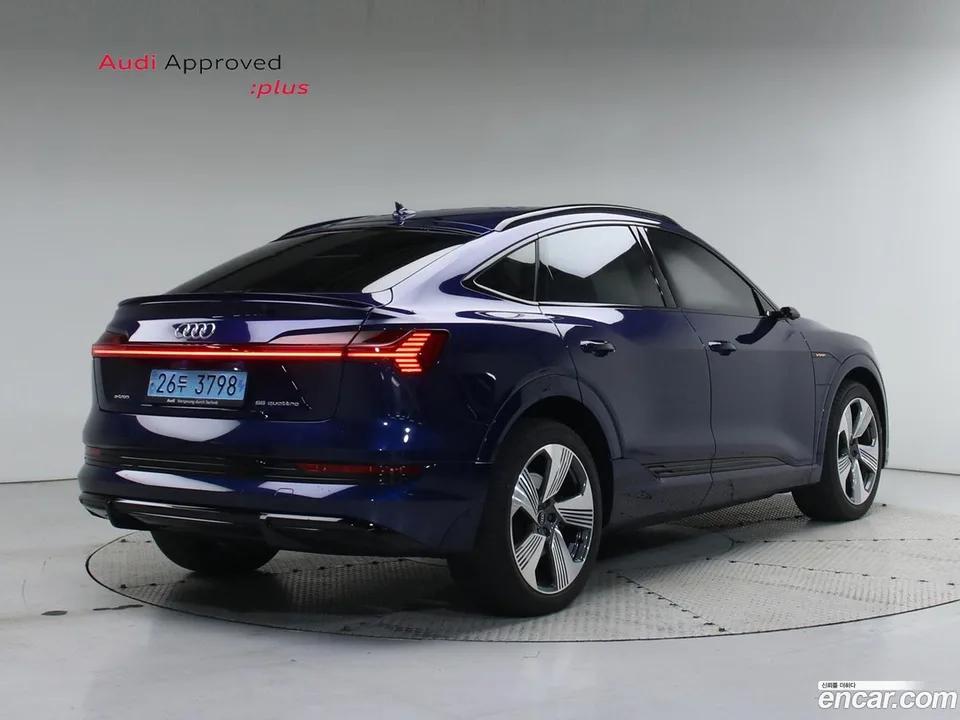 Audi e-tron 55 2022 — миниатюра 2
