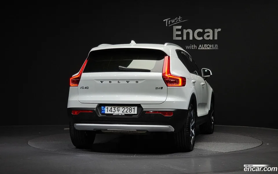 Volvo XC40 B4 2023 — миниатюра 4