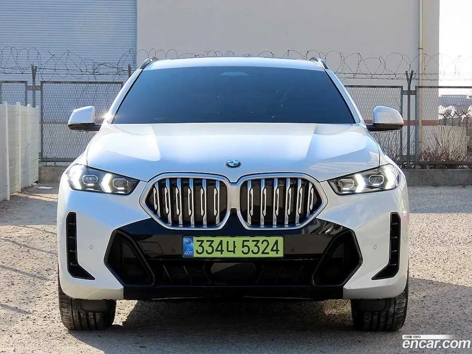 BMW X6 xDrive40i M 2025 — фото 1, купить с доставкой в Москву