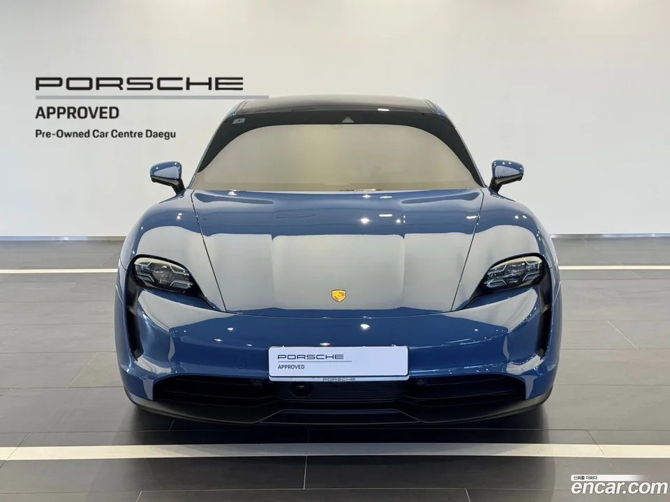 Porsche Taycan 2023 — миниатюра 2