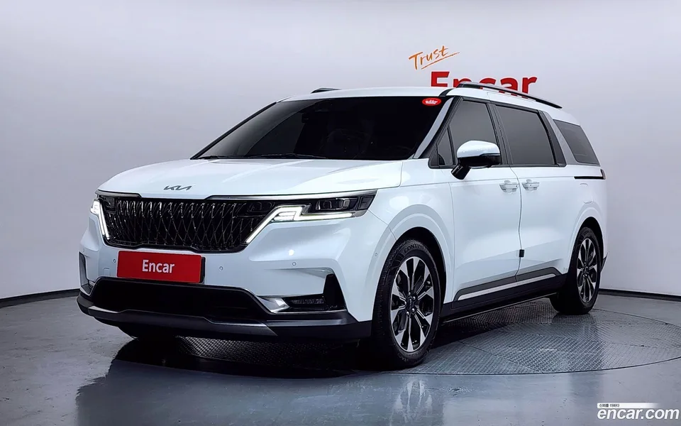 Kia Carnival 9 2023 — фото 1, купить с доставкой в Москву