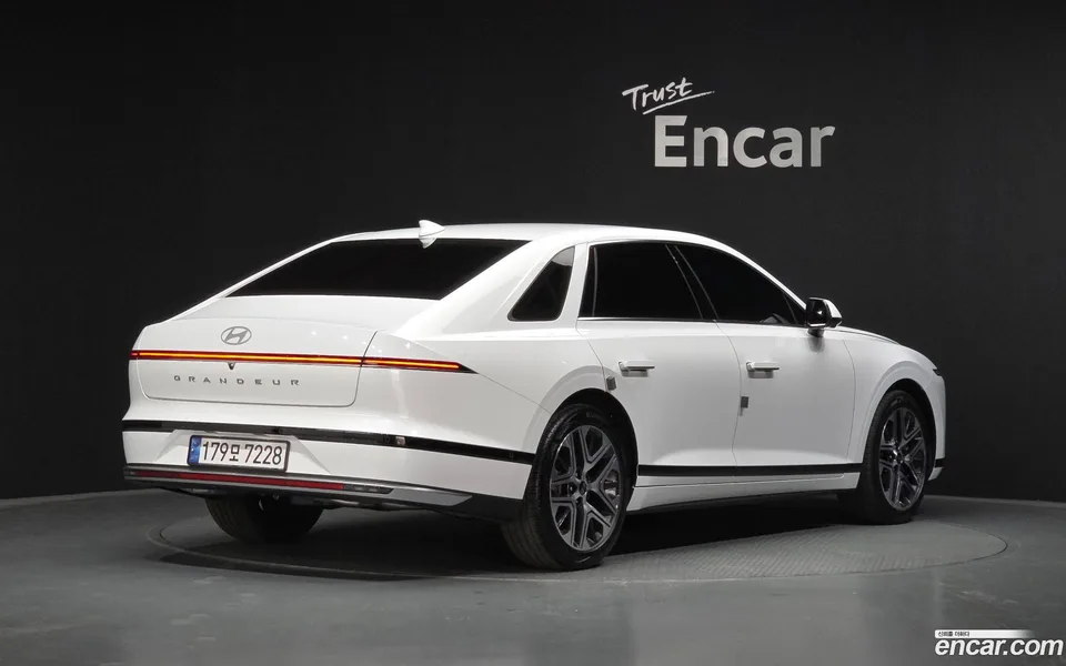 Hyundai Grandeur 2.5 2WD 2024 — миниатюра 2