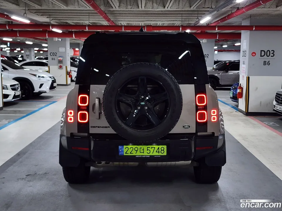 Land Rover Defender 110 D250 SE 2023 — миниатюра 4