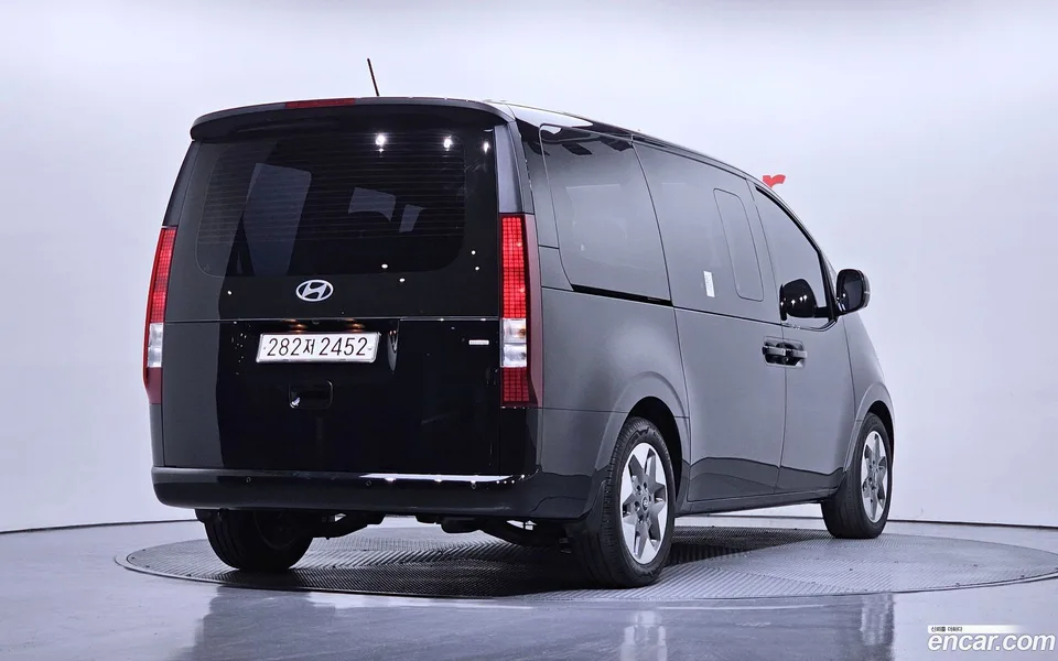 Hyundai Staria 4WD 9 2024 — миниатюра 2