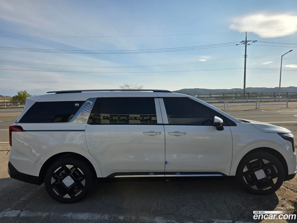 Kia Carnival HEV 9 2025 — миниатюра 5