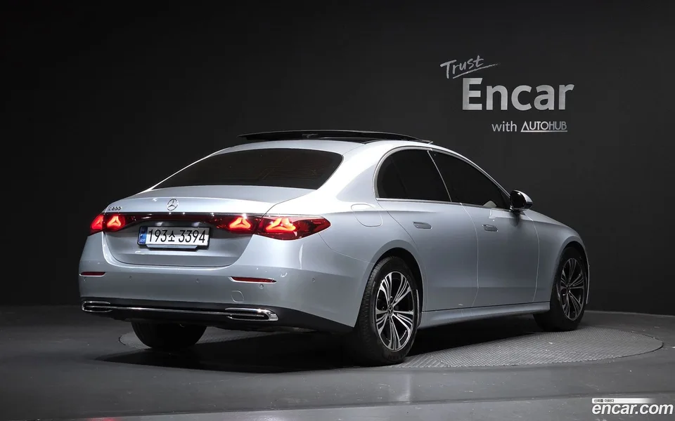 Mercedes-Benz E-Class E200 2024 — миниатюра 2