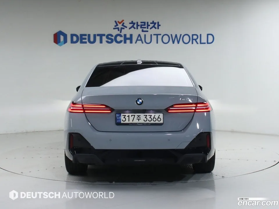 BMW 5 Series 523d M 2023 — миниатюра 4