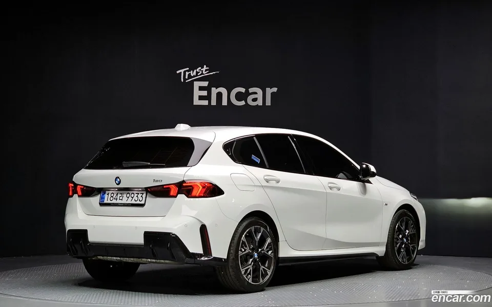 BMW 1 Series 120 M 2025 — миниатюра 2