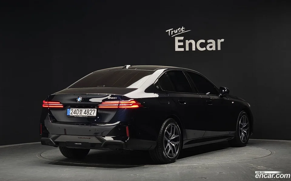 BMW 5 Series 520i M 2025 — миниатюра 2