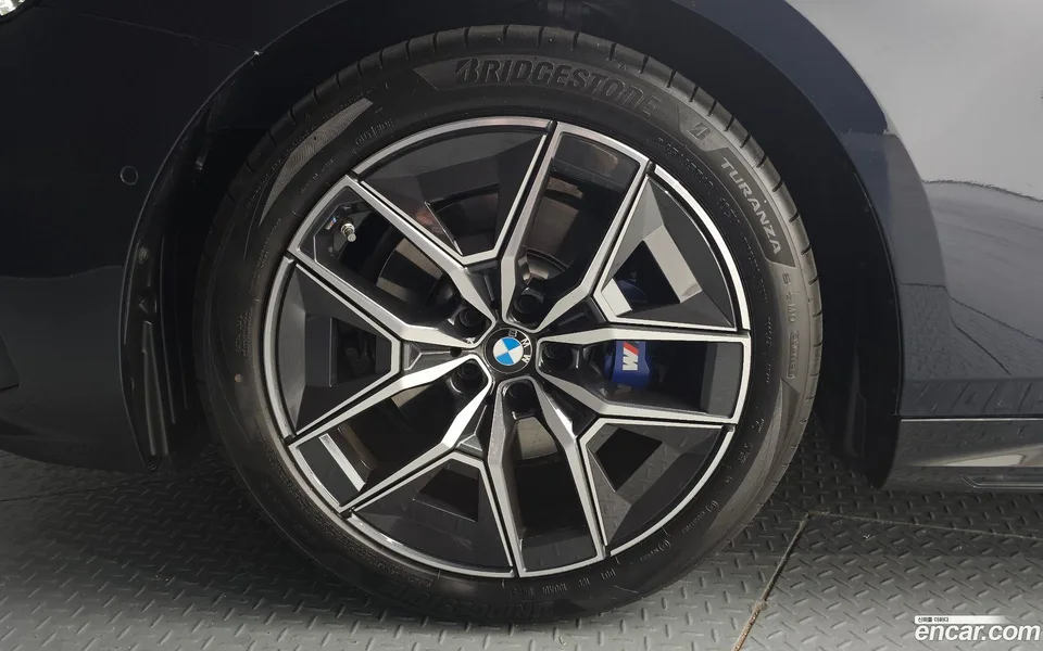 BMW 5 Series 520i M 2025 — миниатюра 5