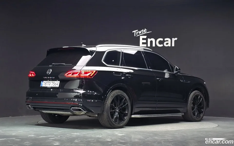 Volkswagen Touareg 3.0 TDI R-Line 2023 — миниатюра 2