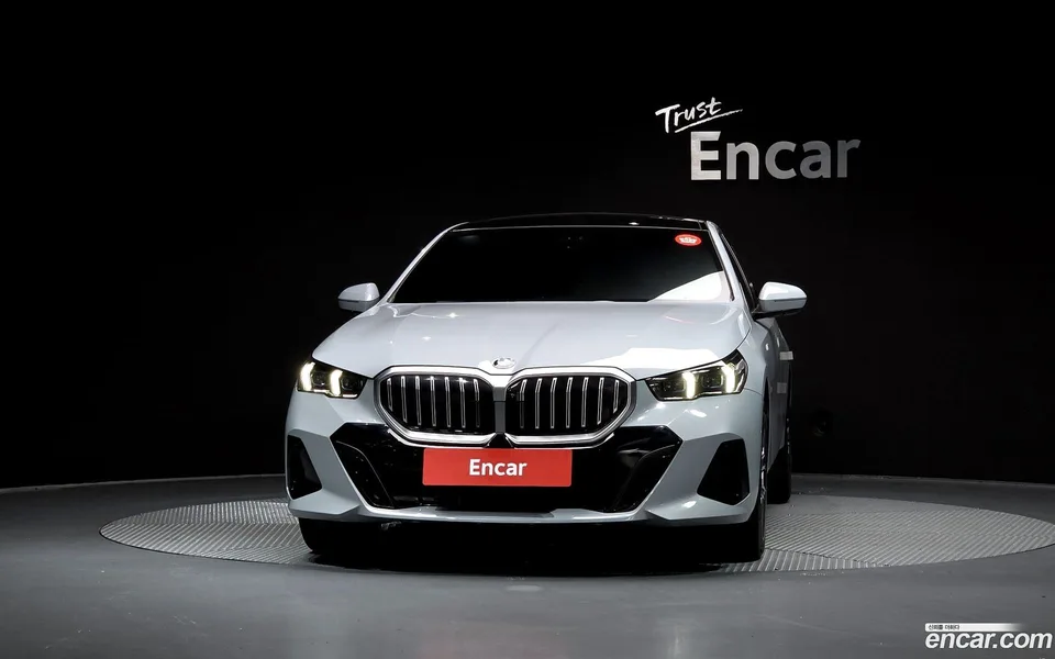BMW 5 Series 520i M 2025 — миниатюра 3