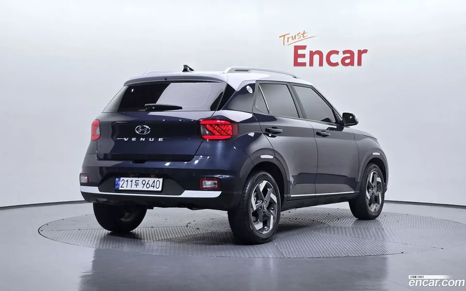 Hyundai Venue 1.6 2023 — миниатюра 2