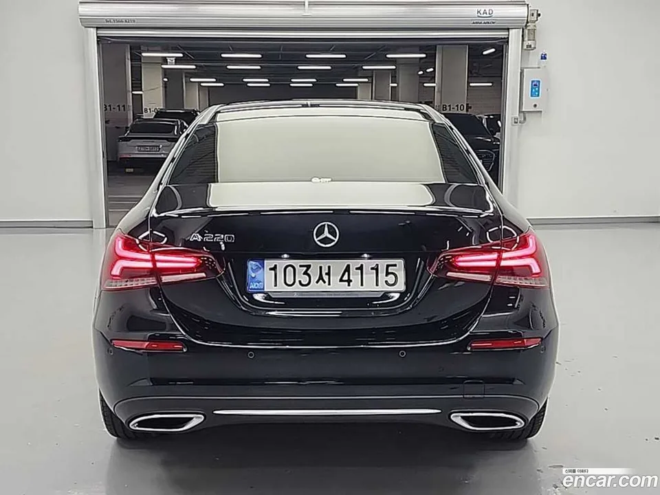 Mercedes-Benz A-Class A220 2022 — миниатюра 3