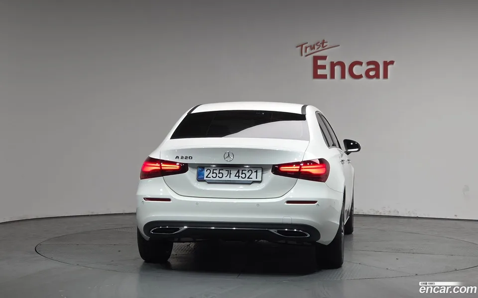 Mercedes-Benz A-Class A220 2025 — миниатюра 4