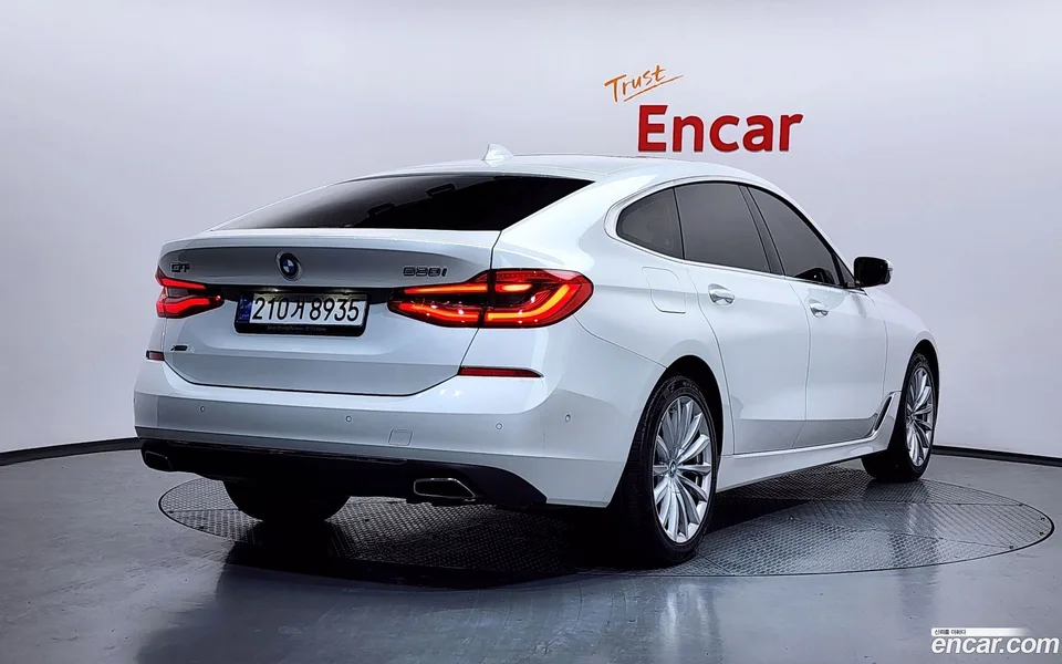 BMW 6 Series GT 630i xDrive 2023 — миниатюра 2