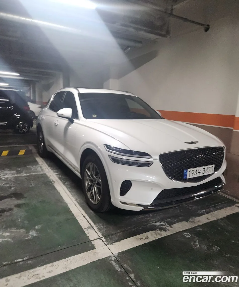 Genesis GV70 2.5T AWD 2023 — фото 1, купить с доставкой в Москву