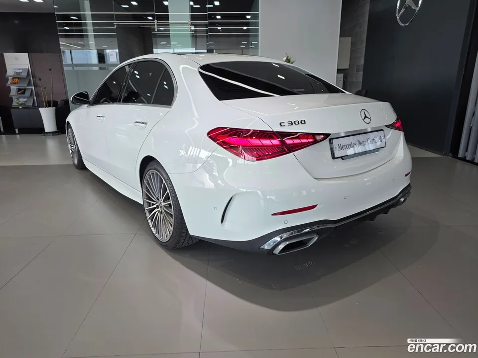 Mercedes-Benz C-Class C300 4MATIC AMG Line 2023 — миниатюра 2
