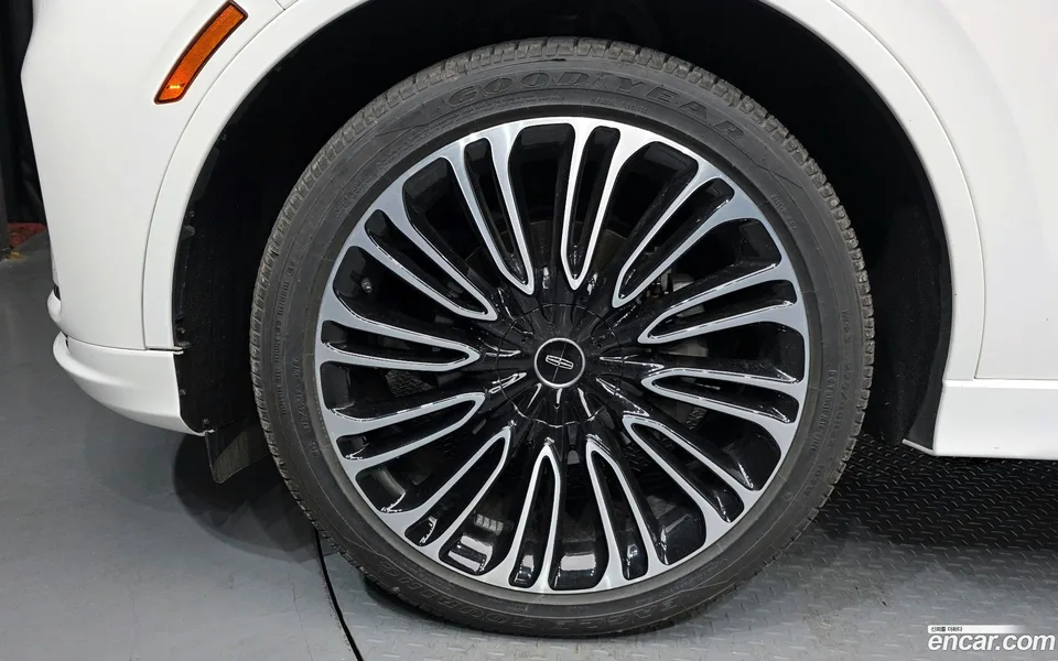 Lincoln Aviator 3.0 AWD 2024 — миниатюра 5