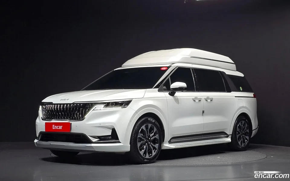 Kia Carnival 7 2023 — фото 1, купить с доставкой в Москву