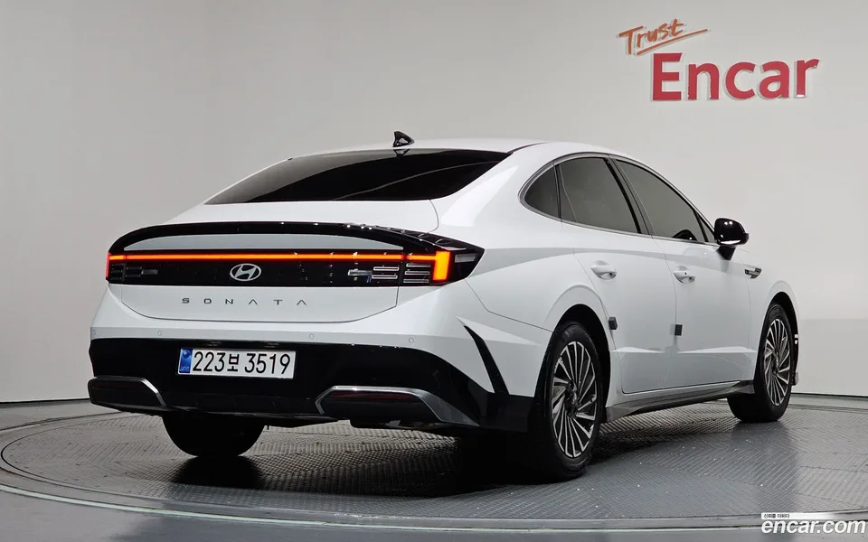 Hyundai Sonata The Edge Hybrid 2025 — миниатюра 2