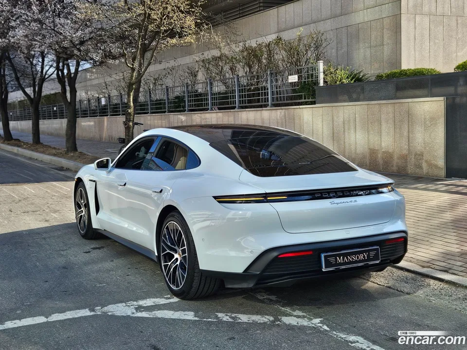 Porsche Taycan 4S 2025 — миниатюра 2