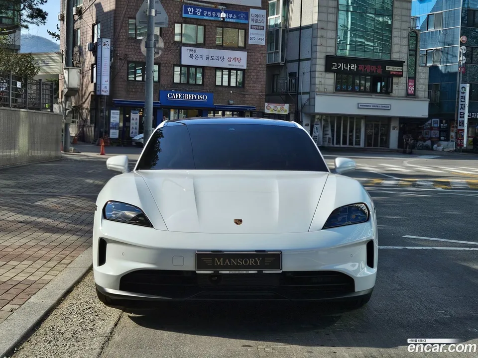 Porsche Taycan 4S 2025 — миниатюра 3